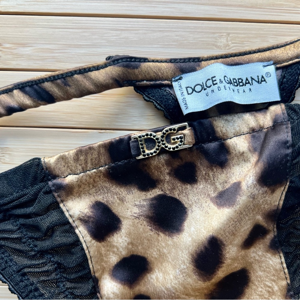 D&G Dolce & Gabbana
leopard-print lace-trim thong